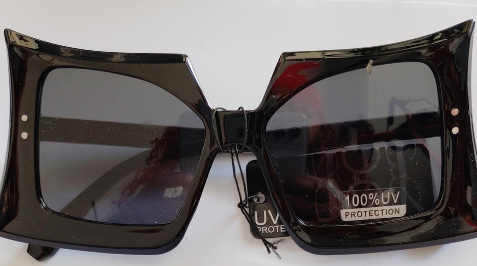 Classic Oversized UV400 Fashion Sunglasses for Women